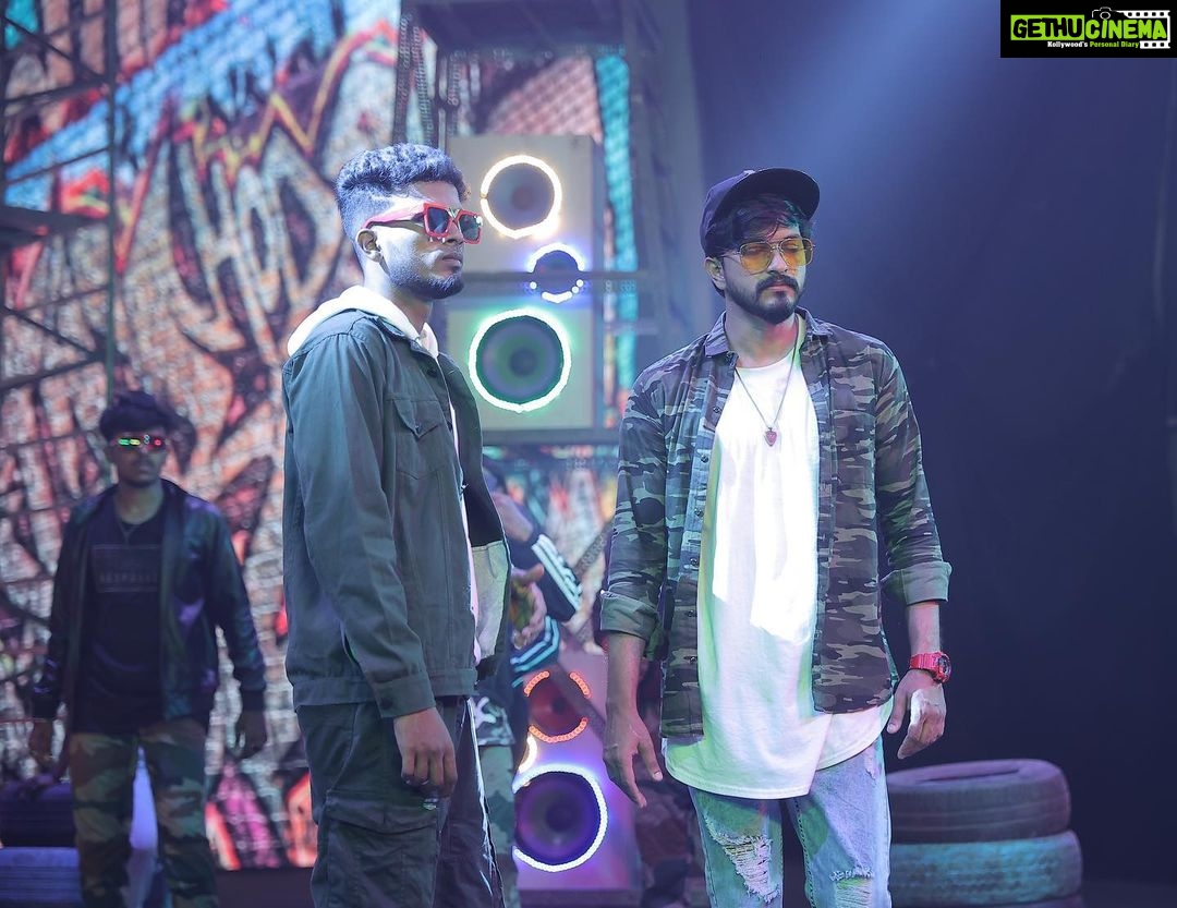 Nixen Instagram - BTS of OTHA THAMARAI❣️ with @themugenrao anna😍 . #1 . #albumsong #album #tamil #tamilsong #love #tamillovestatus #sidsriram #natpuforever #kollywood #natpethunai #hiphopmusic #hiphopadhifans #lovesongs #hiphoptamizhafans #harishkalyan #natputamilsong #aniruthravichander #singlelyf #aniruthfansclub #ispaderajavumidhayaraniyum #hiphobadhi #singlepasanga #natpethunaichallenge #thangamagan #natpuda #sandalwood #rajarani #song #natpunaennanutheriyuma Chennai, India