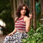 Niyati Fatnani Instagram - Main na Manugi... (easily)😝♥️🥻 Styled by: @styleitupbyaashna Shot by: @mirajverma_photography Outfit: @creativefashion_by_himani Hair & Makeup by: @celebsmakeupbysejal @makeoverbysejalthakkar #india #niyatifatnani #styleitupbyaashna