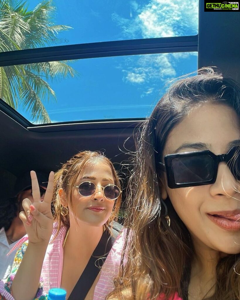 Nupur Sanon Instagram - This whole trip was a mood. Sister.Best Friend.Cousin bros #Snippets🌴🫶