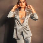 Nupur Sanon Instagram - While you run after gold, You’ll miss her ‘cause she’s The silver lining! 🪩❤️‍🔥;) • Jewellery- @karishma.joolry HMU- @kavyesharmaofficial @pinkeykashidonhair Styled by- @sukritigrover Style Team- @vanigupta.23 @simrankumar19 📸- @visualaffairs_va #aboutlastnight #forJio