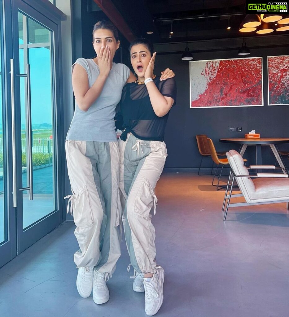 Nupur Sanon Instagram - And that was the BEFORE and AFTER! 😂 (Swipe🤭) We did it YAYYYY! 🪂✈️ Happy Siblings Day to my partner in crime forever!! 👭🏻 #SKYDIVING #BestFeeling #Freefallin #BucketList✔️