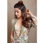 Nupur Sanon Instagram - Outfit - @rannagill Jewellery - @ishhaara @ascend.rohank @timelessjewelsby_s Stylist - @sukritigrover HMU - @kavyesharmaofficial @pinkeykashidonhair