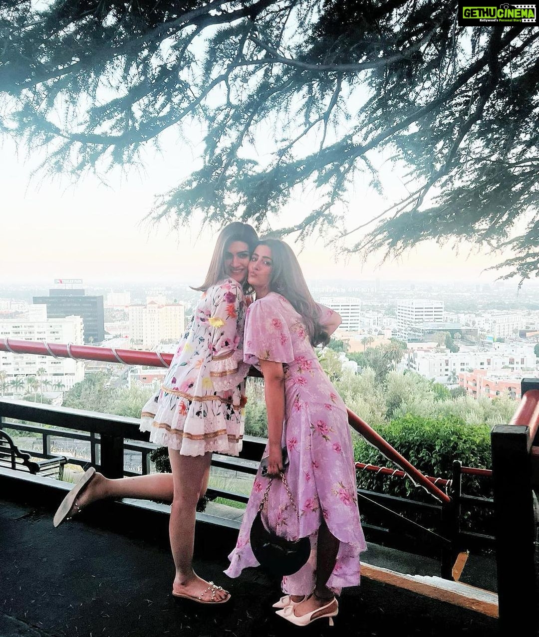 Nupur Sanon Instagram - Turned LA lilac one beautiful evening 💜 Yamashiro
