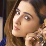 Nupur Sanon Instagram - Hi ☺️👀😌 #swearbysimplicity