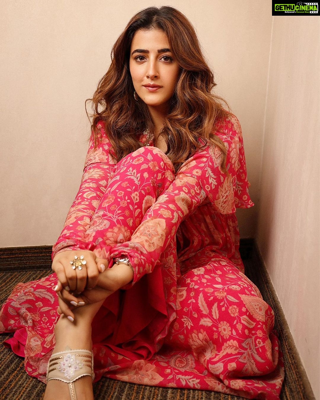 Nupur Sanon Instagram - Dreaming in florals🌷 Hmu - @makeupbydevanshii Styled by - @ashwin_ash1 & @hassankhan_3 Style team - @ahmedxmirza Outfit - @ridhimehraofficial @dipublicrelations Jewellery- @houseofqc Shot by - @pranav.foto