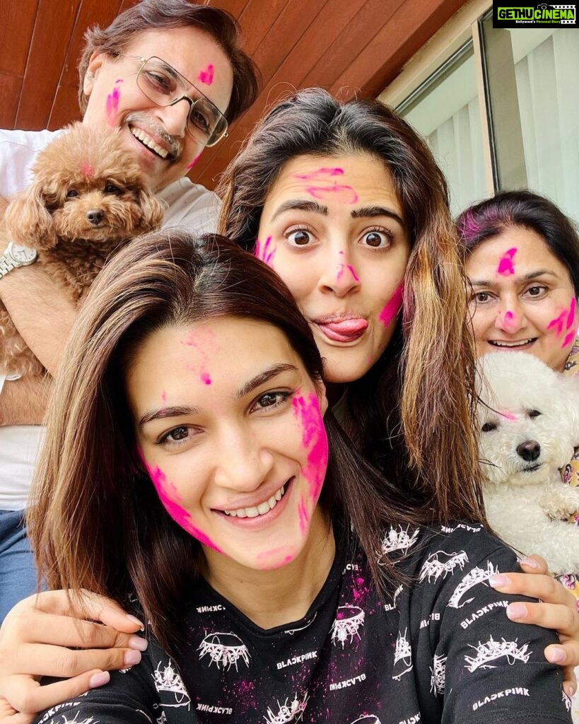 Nupur Sanon Instagram - Happy Holi from Us to You! 💖💖