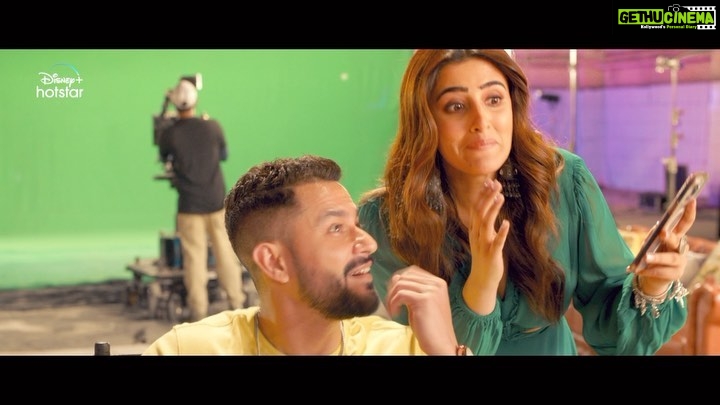Nupur Sanon Instagram - Aa rahe hain comedy ke diggaj, machane comedy ka hungama!👻🤩 #HotstarSpecials #PopKaun - #comingsoon only on @disneyplushotstar @kunalkemmu @satishkaushik2178 @iam_johnylever @its_jamielever @farhadsamji @chunkypanday @saurabhshuklafilms @rajpalofficial @officialzakirhussain @zuber_zooby @toshisabri @shaaribsabri @tashabhambra @ashwinikalsekar @prithvizutshi @manujmittra @yamproduction1