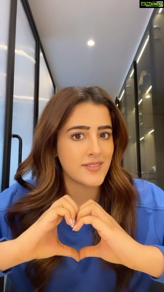 Nupur Sanon Instagram - So excited for WPL!! 🤩 Just 5 days to go guys!! 🏏 I’m full on supporting Mumbai Indians!! 💙 What about you? @wplt20 @mumbaiindians #TATAWPL #AaliRe #OneFamily #MumbaiIndians #Collab