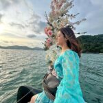 Nupur Sanon Instagram - It’s the day of love. The beautiful emotion that can make you stronger and weaker at the same time! The most precious gift life can give you. The most meaningful,real energy you can ever feel. So be thankful for it every damn day! 🫶🧿❤️ And appreciate people who bring love in your life every single day…’cause there are very few with the strength to give love! 🫂 #HappyValentinesDay