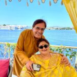 Nupur Sanon Instagram - Pyaar ka matlab aapne hi sikhaya hai Pyaar ko nibhana bhi aapne hi dikhaya hai❤️❤️ Happy Anniversary to the most beautiful couple I know. Humesha aise hi saath mein khush raho.❤️🧿🥹
