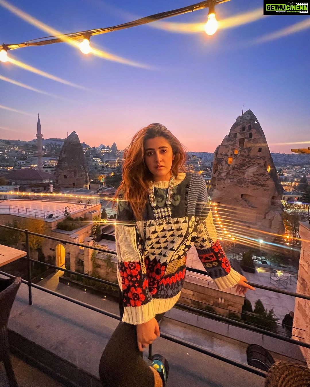 Nupur Sanon Instagram - Kinda gonna leave a piece of my heart in those fairy chimneys 🥹❤️🌌 Cappadocia