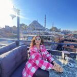 Nupur Sanon Instagram - The stunning view of Sülemaniye Mosque and me 💁🏻‍♀️🌝 Nova Şantiye Cafe