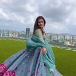 Nupur Sanon Instagram - Khud ke gaaye hue gaane par reel banane ki alag hi feel hoti hai !! 🤪🌝🎶💜☺️🧿 • Wearing @seeaash.in