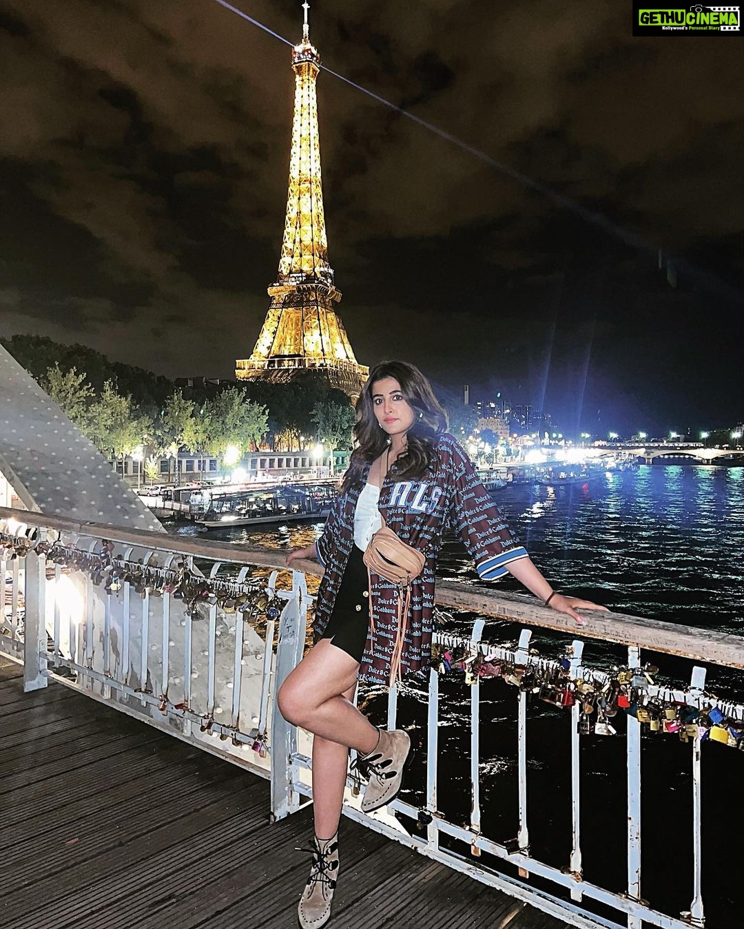 Nupur Sanon Instagram - Para Para Para Paradise 🔥