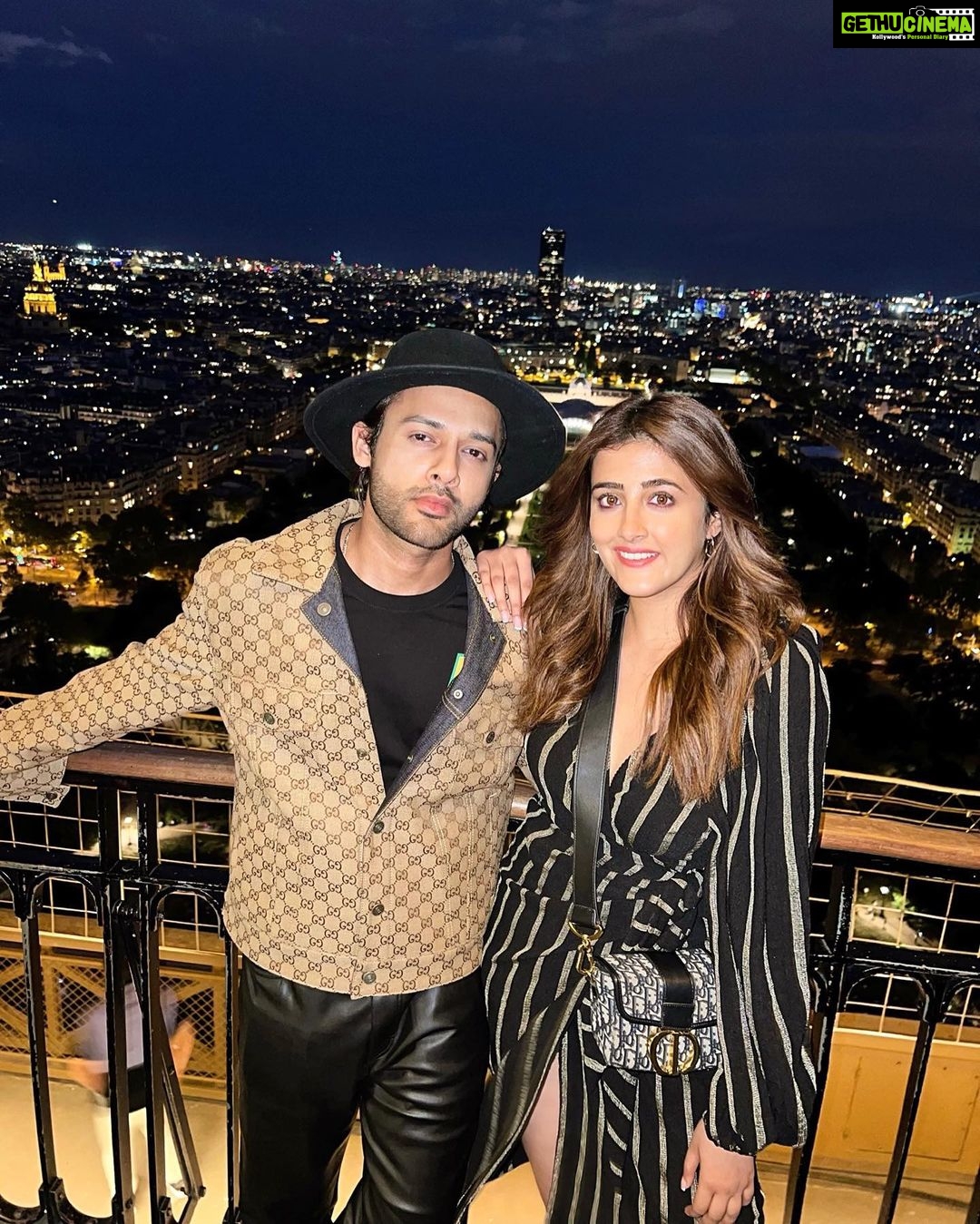 Nupur Sanon Instagram - Paris, you had me at Bonjour. ❤️ Eiffel Tower - Paris, France