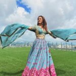 Nupur Sanon Instagram - Surmedaani warga hai mera maahi Ve hor mainu ki chaida ..? 🧿😌 • Outfit- @seeaash.in Jewellery- @aquamarine_jewellery Styled by- @sukritigrover Assisted by- @vanigupta.23 @stylebynehan