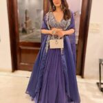 Nupur Sanon Instagram - Mainu lageya Allah ne awaaz maari … … bulaya mainu tu si sajna 💜 • Wearing @dollyjstudio ✨ Jewellery @meraki.mumbai @lotussuutrajewelry Styled by @sukritigrover Assisted by @vanigupta.23 @vasudhaguptaa