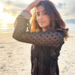 Nupur Sanon Instagram - Let’s chase sunsets together? 💗💛💙🧡
