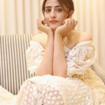 Nupur Sanon Instagram - Focus on the Good! (Oh,and on the Cute)