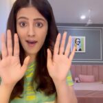 Nupur Sanon Instagram - Give this magic trick a shot with STYLE! 🤩🕴 To learn the trick head to @lays_india page and become a part of the #TheThinpossibleChip Challenge! #LaysWaferstyle #Lays #PaperThinWaferThin #Collab @lays_india