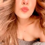 Nupur Sanon Instagram - Buh-bye 2021 You were like walking on a bumpy road but with people who made the journey smooth and nice! ❤️ I’m so grateful for everything I won and lost this year. Made me a better person. 🔆 Hello 2022…ahh there you are!🧿🥲 #HappiestNewYearMyInstaFam