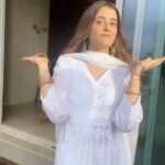 Nupur Sanon Instagram – Sohne bhaanve mil jaan lakh ni
Kade ni yaar vataayida ❤️🧿
This song and the lyrics are so pure!! 🥺🤝
#saadgi🧿