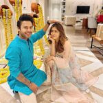 Nupur Sanon Instagram – I hope you all spent your Diwali around light,positivity and some great energies just like I did💛🌸❤️🌸💛 

Sending prayers,love,hope & light your way!🧿😇

@stebinben hi goof🐰

#happydiwali🪔 Home! :)