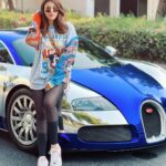 Nupur Sanon Instagram - I'm not really a car fanatic BUT … यहाँ मैं पिघल गयी !! 🔥🤓🔥🤣