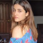 Nupur Sanon Instagram - Saaf Niyat 🙏🏻💙 … bas🧿😇