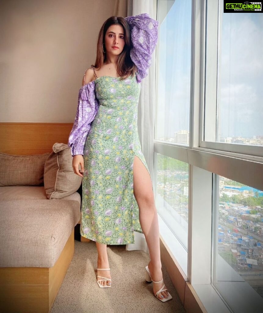 Nupur Sanon Instagram - #Filhaal2Mohabbat 💜🍬💚 Outfit- @aaprolabel Earrings- @inezeofficial Rings- @ayanasilverjewellery @ascend.rohank Styled by- @sukritigrover Assisted by- @vanigupta.23 @vasudhaguptaa Hair by- @hairstylist_madhav