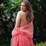 Nupur Sanon Instagram - . तुम ही सोचो ज़रा क्यूँ ना रोकें तुम्हें जान जाती है जब उठके जाते हो तुम … 🌷🍃 -Fayyaz Hashmi Mumbai, Maharashtra