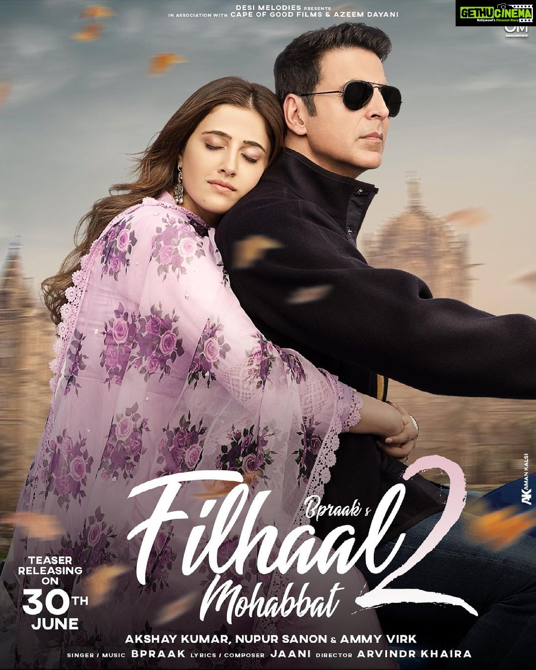 Nupur Sanon Instagram - Woh Kehte hain ki bohot bohot bohot intezaar ka phal FILHAAL 2 hota hai !!🔥🔥 Taiyaar ho jayiye humse 𝑴𝒐𝒉𝒂𝒃𝒃𝒂𝒕 karne ke liye !! ♥️ And the pain continues… @akshaykumar @bpraak @AmmyVirk @jaani777 @arvindrkhaira @azeemdayani @VarunG0707 @hypenq_pr @desimelodies #Filhaal2 #AkshayKumar #NupurSanon #Jaani #Bpraak #AmmyVirk #DesiMelodies #MusicVideo #ComingSoon #FirstLook #Filhaal2Mohabbat #Filhall