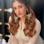 Nupur Sanon Instagram - Can you read my eyes? 👀🌹