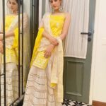 Nupur Sanon Instagram - Neeche इश्क़ hai ♥️ Upar रब hai 🙏🏻 इन दोनो के बीच में सब है 🤝🌼🤍🌼🤝 • • Outfit : @gopivaiddesigns Earrings : @sachdeva.ritika #ethnic #traditionalwear