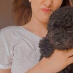 Nupur Sanon Instagram - Because I was asked to REEL it by literally everyone I know! ♥️😂 Say Hi to ZOEY...who bdw was a little confused and I was trying to calm this little doll ! 🐾🤍🌈🌼 #dogsofinstagram #pawday #dogmom