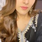 Nupur Sanon Instagram - Anyone else loves Indian outfits as much as I do? 🌼♥️ My favourites are Lucknowi Chikankari kurtas!! 😍😍 I think half my wardrobe is just those pretty pieces!! And ofcourse a drawer full of silver jhumkas 🤣 Tell me your FAV Indian outfit! 🌼