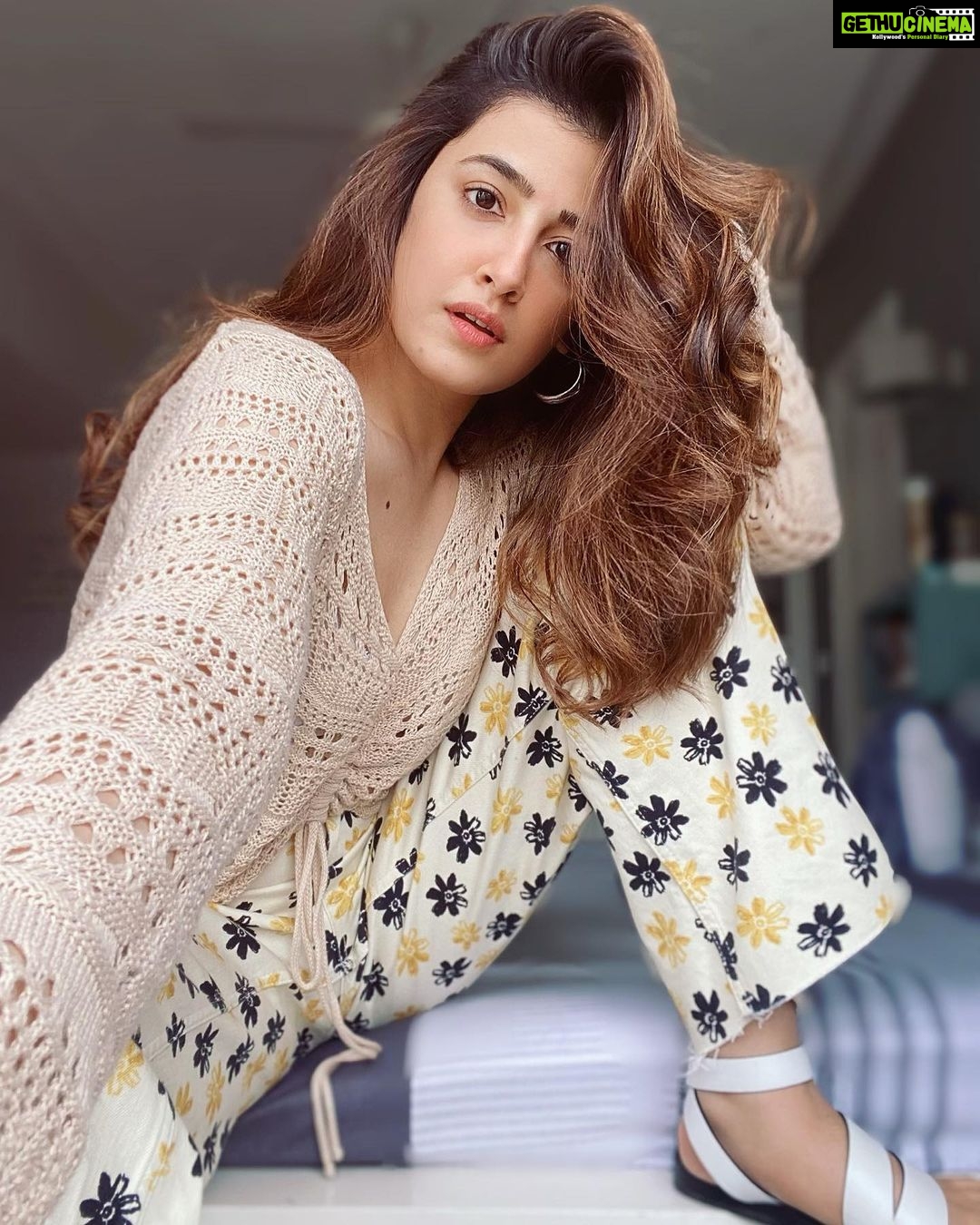 Nupur Sanon Instagram - Some self time with self-timer 👑