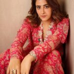 Nupur Sanon Instagram – Dreaming in florals🌷
Hmu – @makeupbydevanshii
Styled by – @ashwin_ash1 & @hassankhan_3
Style team – @ahmedxmirza
Outfit – @ridhimehraofficial @dipublicrelations
Jewellery- @houseofqc
Shot by – @pranav.foto