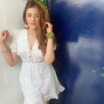 Nupur Sanon Instagram - 🎨🌊👀👄