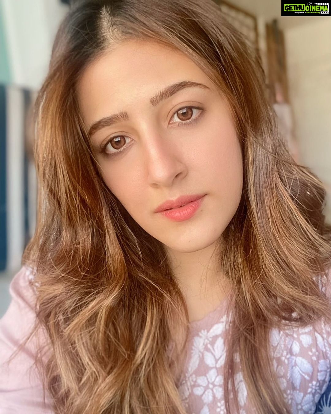 Nupur Sanon Instagram - Feeding my soul with all that’s good to keep it blooming🌸🌸😌🌸🌸