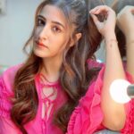Nupur Sanon Instagram - May I help a little with your ‘writer’s block’? 💌👀💌 • Hair & 📸 : @hairstylist_madhav Makeup : @florianhurel