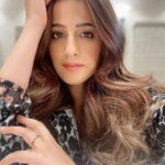 Nupur Sanon Instagram - Eyes stuck on You 🎯