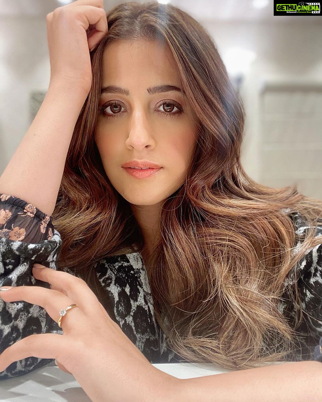 Nupur Sanon Instagram - Eyes stuck on You 🎯
