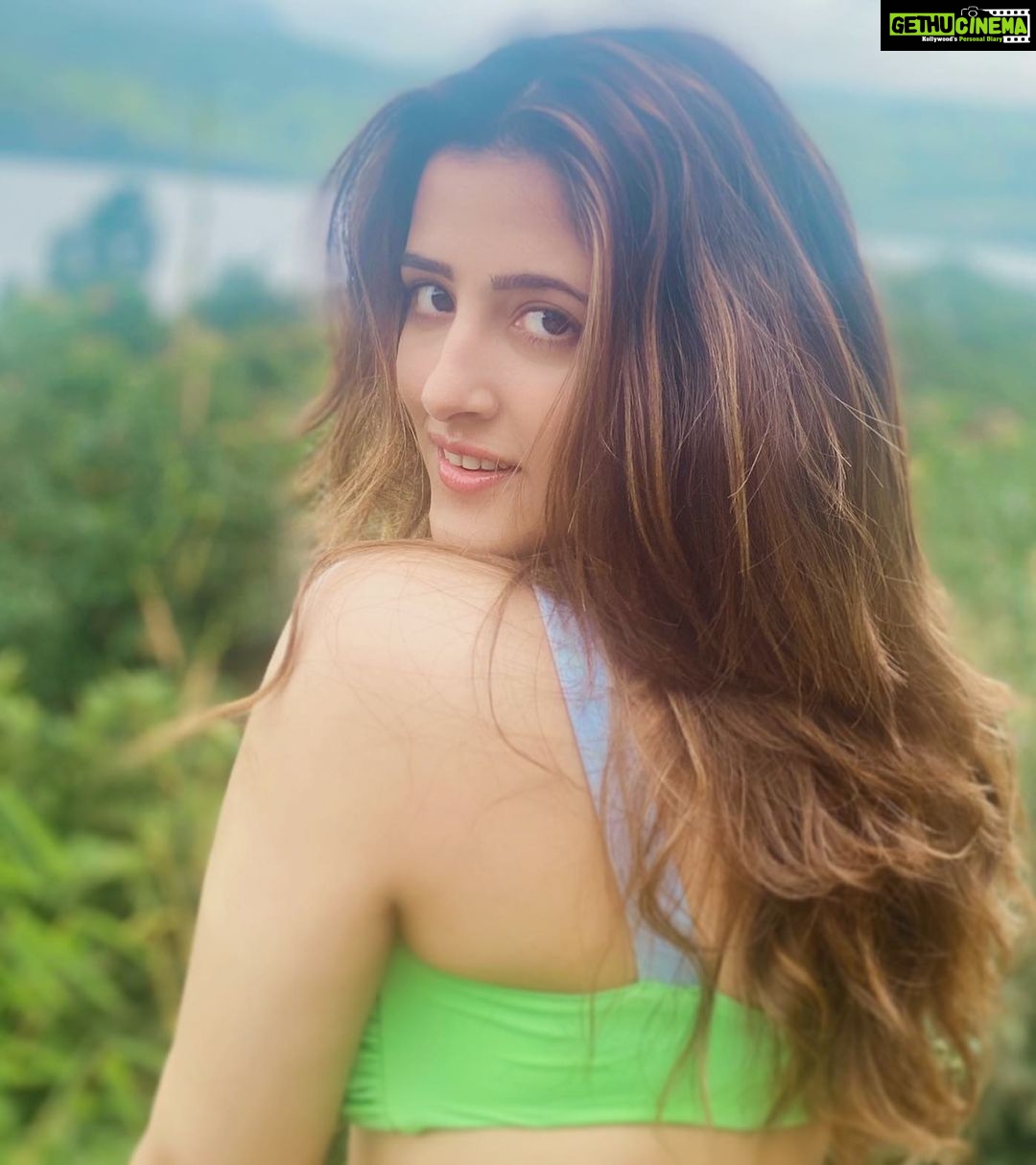 Nupur Sanon Instagram - When she turns around while walking away to just get one last look....that’s called ‘Poetry in Motion’ 💕