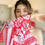 Nupur Sanon Instagram - ‘Cause those who aren’t afraid to reveal their real self,their whole heart,their vulnerabilities...don’t bother hiding their eyes ♥️ • #butifyouknowmyheartyoucanreadmyeyes