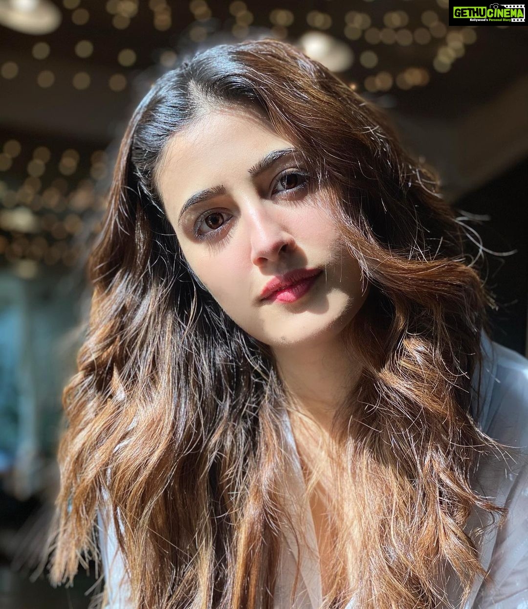 Nupur Sanon Instagram - Look at you look at me ⚠️