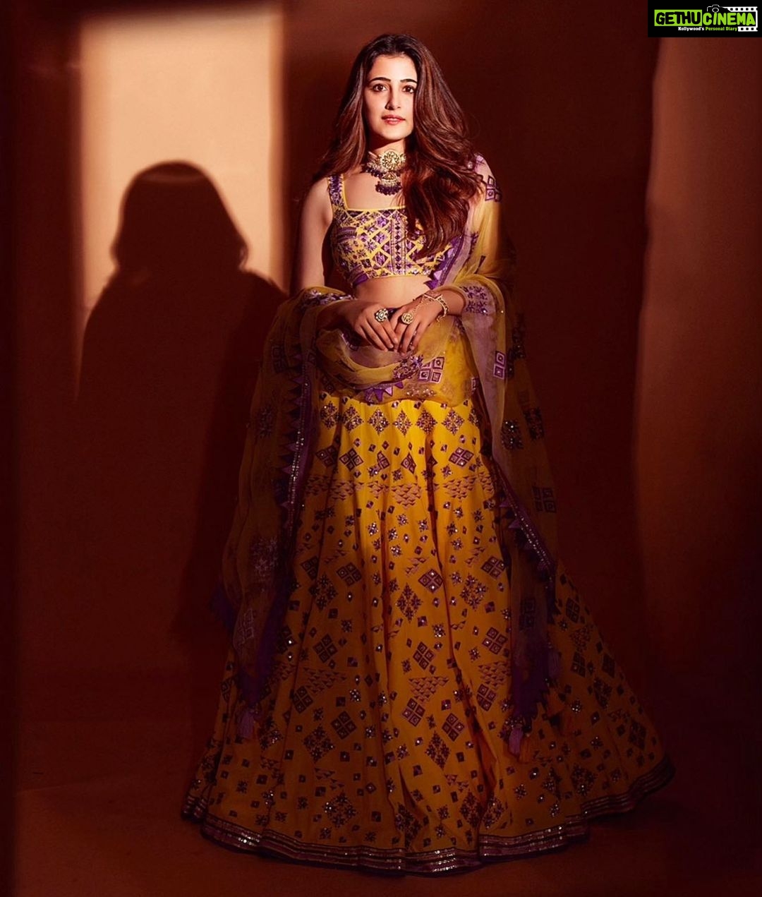 Nupur Sanon Instagram - Filhall...Not Accepting Rishtas!! ðð
ðĪŠ