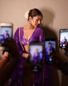 Nupur Sanon Instagram - Just a visual of My fun team occasionally turning into Paps!🤭💜