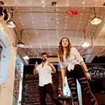 Nupur Sanon Instagram - Dancing becomes so much fun with this amazingly talented goofball and one crazy energy!! Sha💤 @shazebsheikh 💃🏻🌟 In this cute pretty space @tangerineartsstudio 💌🐱 PS : Tell me the Punjabi in you loved this track as much as I do !! 💯👀 #IamUrbanDesi by #MickeySingh #PunjabiKudiForLife #ReelSheel