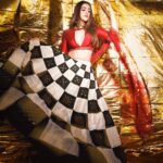 Nupur Sanon Instagram - San San na na SANON ❤️‍🔥🧨🤭‼️ Happy Diwali y’all !! Only chalti phirti patakhas this Diwali! 💃🏻🔥 • Styled by - @ashwin_ash1 & @hassankhan_3 Style team - @ahmedxmirza Outfit - @priyalprakashhouseifdesign Jewellery- @sheetalzaveribyvithaldas Shot by - @visualaffairs_va